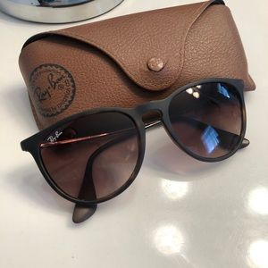 Ray-Ban women’s Erika classic style sunglasses